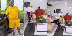Actor Ken Erics visits Mr Ibu as he gets discharged from hospital 